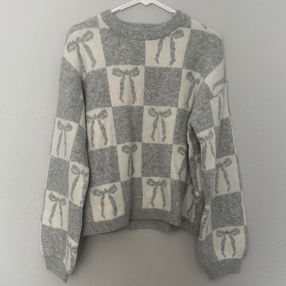 Bow sweater
